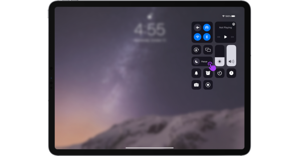 iPad screen showing how to activate a focus mode on iPadOS 15.